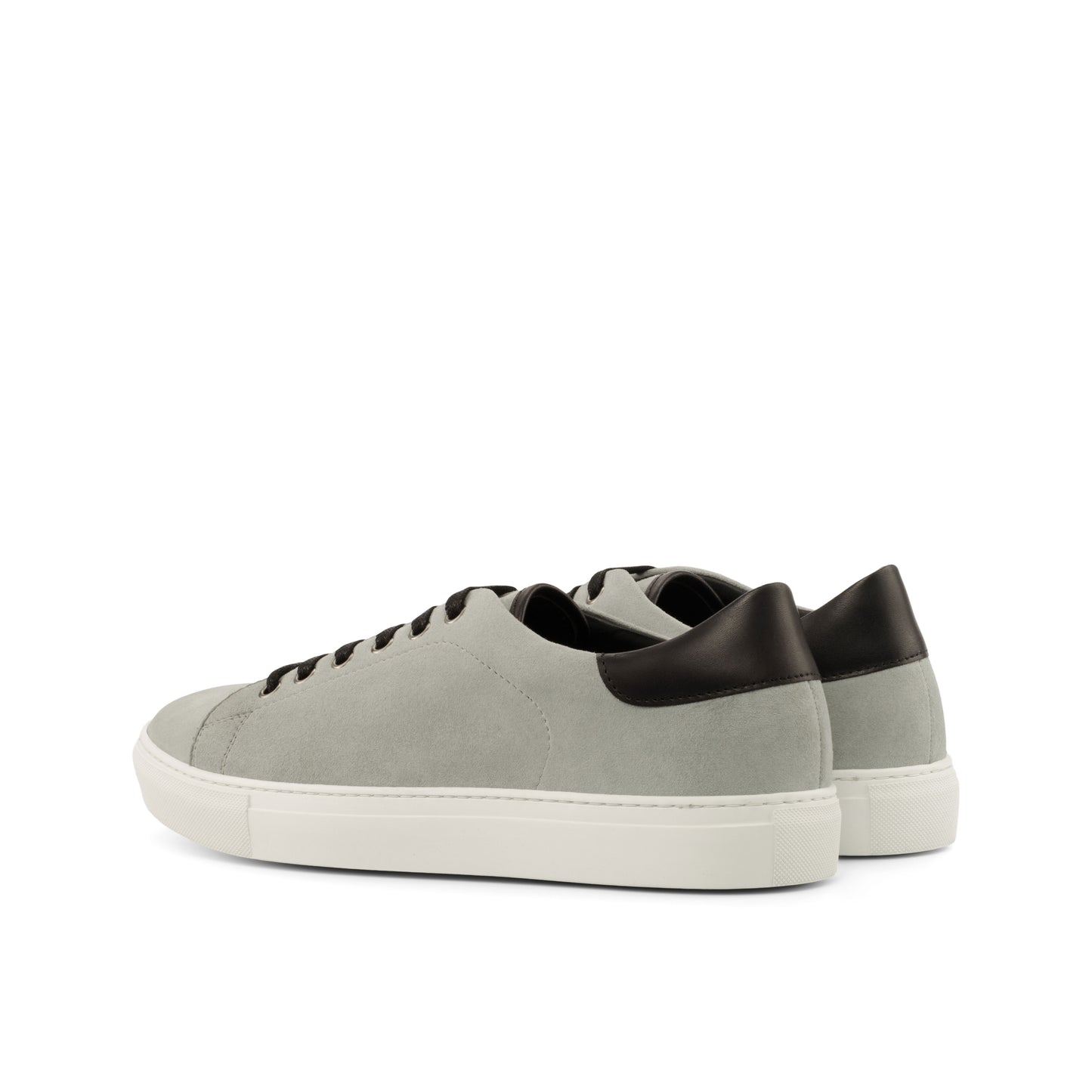 Trainer grau