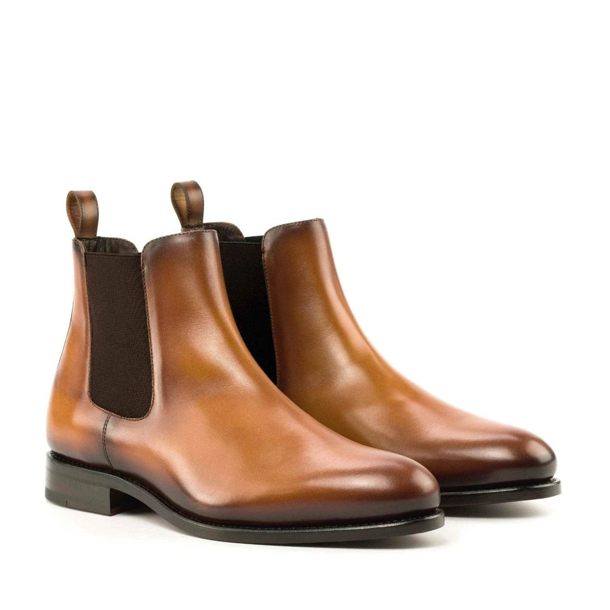 chelsea boots cognac herren, handgemachte chelsea boots, blake stitched boots herren, leder chelsea boot cognac, elegante herren stiefel leder, premium leder chelsea boot, spanische schuhmanufaktur herren, hochwertige chelsea boots, flexible ledersohle schuhe, braune business boots herren