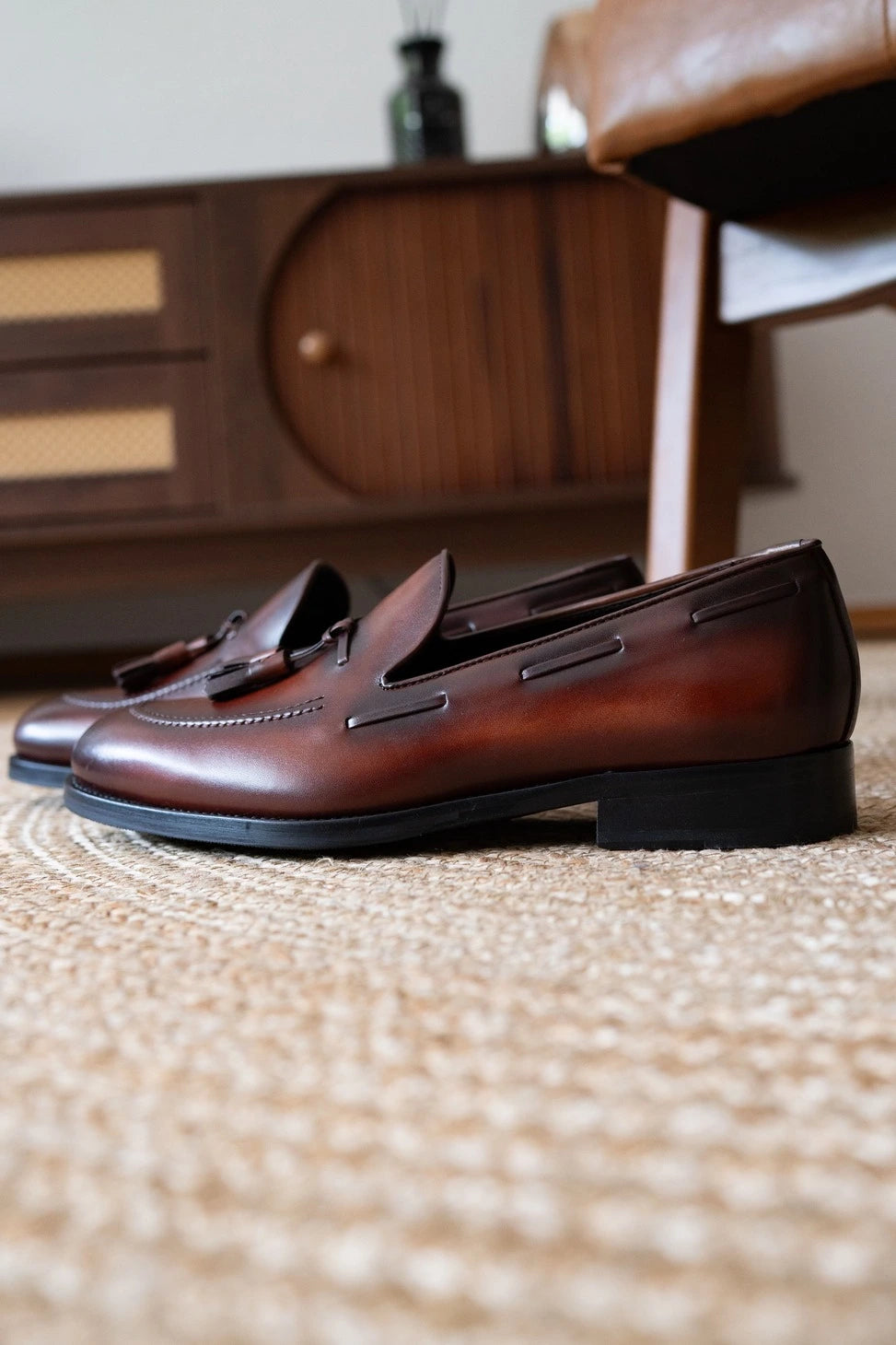 laofer Schuhe auf dem Teppich dargestellt, bild als header auf der Startseite